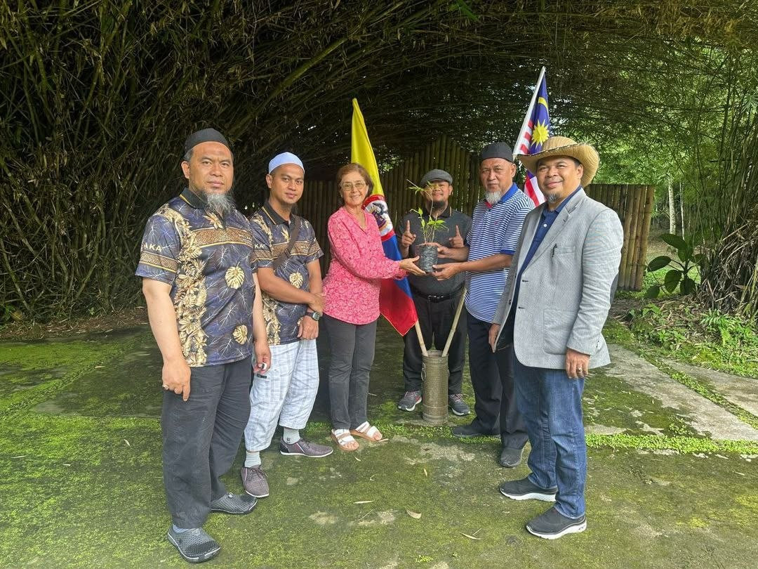 Rombongan MOU usahasama industri buluh ke Colombia