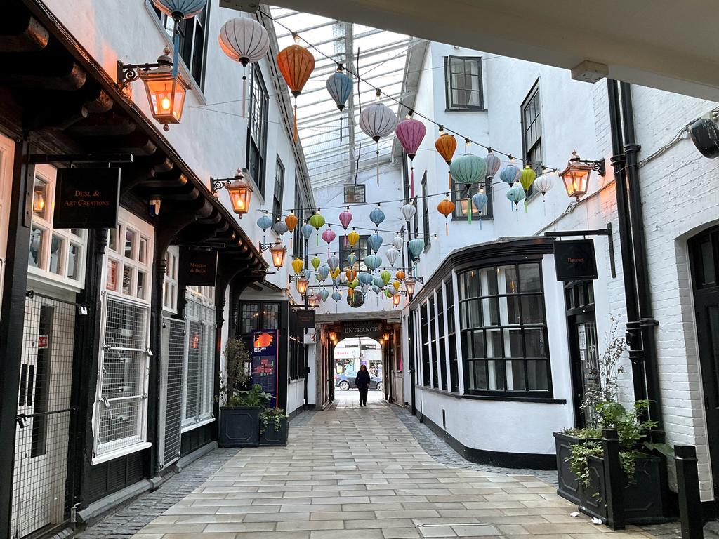 Пёстрая лента. Путешествие по сельским дорогам Англии в мае 2025 г.