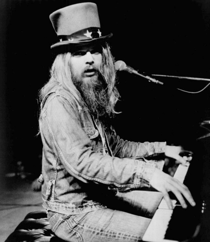 Leon-Russell-1973.jpg