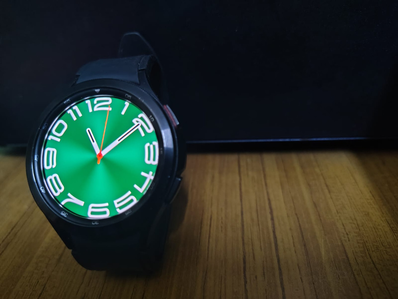 Why Samsung Galaxy Watch 6 Classic at ₹10,999 is the Best Smartwatch Deal Right Now
