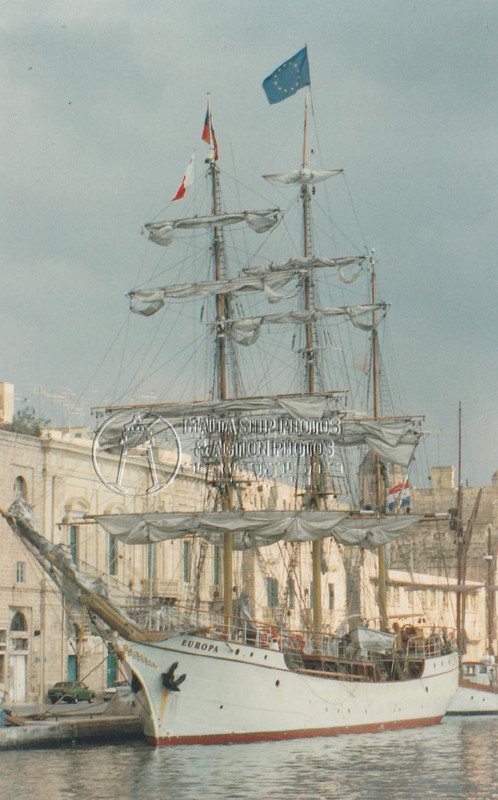 [GÉNÉRIQUE] Actualités Maritimes - Page 31 Europa-berthed-birgu-jan-1995