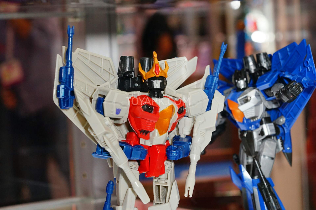 SDCC2015-Hasbro-Transformers-Combiner-Wars-043