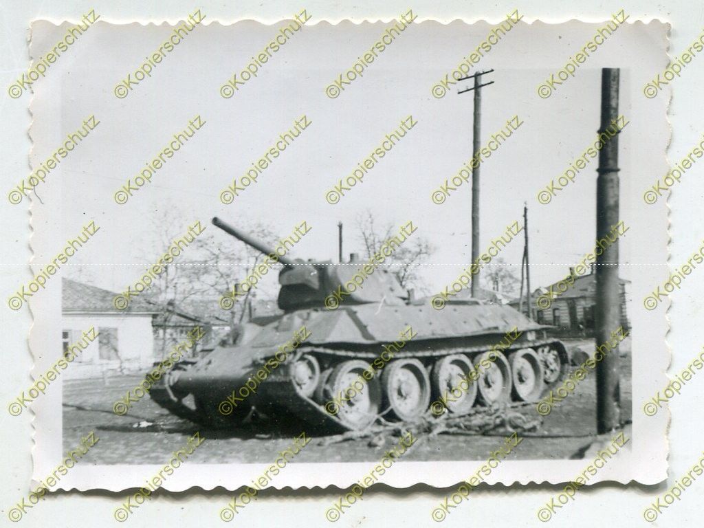 Foto, Wehrmacht, zerstörter Panzer T-34, Dneprodserschinsk, Kamj