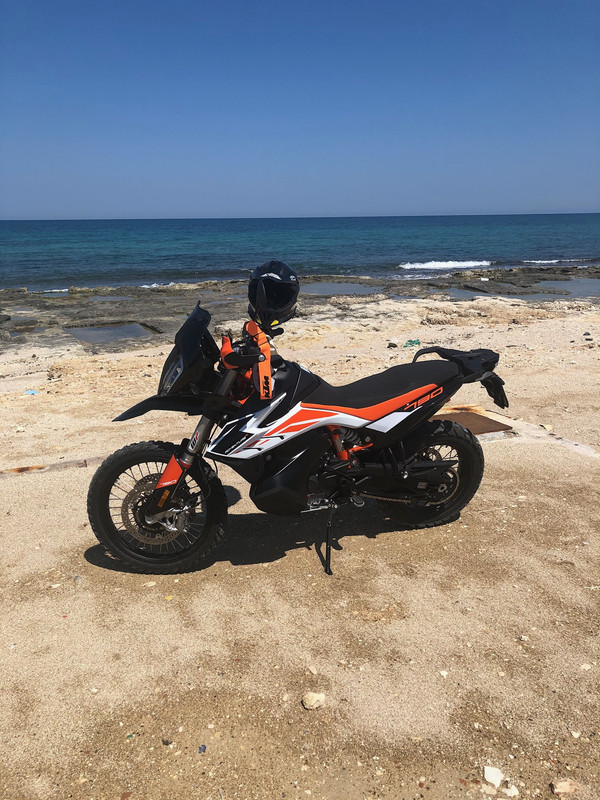 10AACC70-2A3C-4EC9-841F-04D7A51CDD95