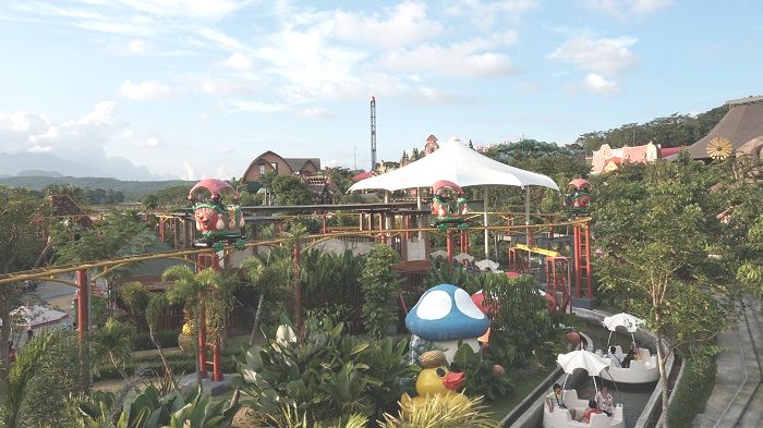Wahana Kumbang Layang di Saloka Theme Park