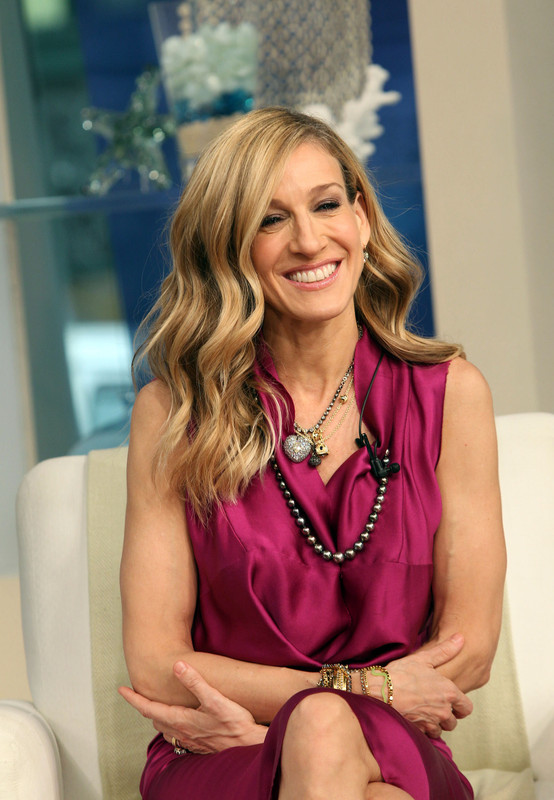 Sarah Jessica Parker Crossed Legs – The Early Show | LEGS COOL