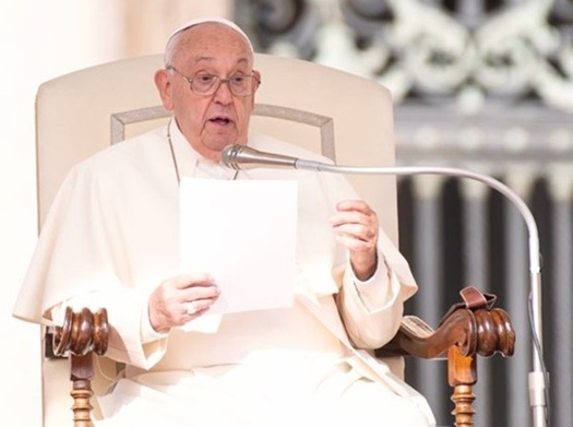 Carlo Acutis diventerà santo il 27 aprile, il primo dei millennials e dell'era digitale dans Articoli di Giornali e News Santo-Padre-Francesco