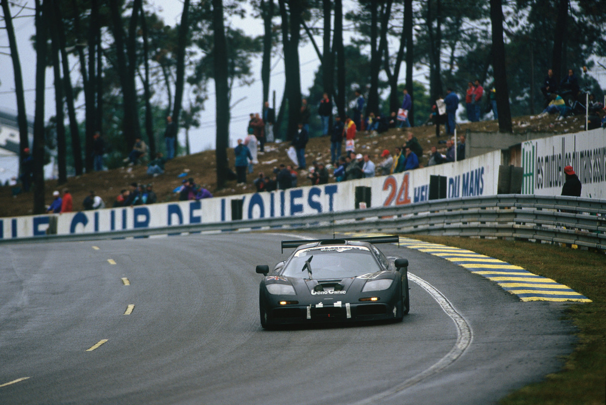 11749-F1-GTR-winning-car-at-Le-Mans-1995