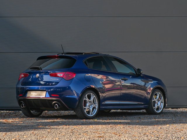 alfa-romeo-giulietta-1-750-tbi-veloce-full-option-pano-leder-stoelverwarming-bose-18-navi-1.jpg