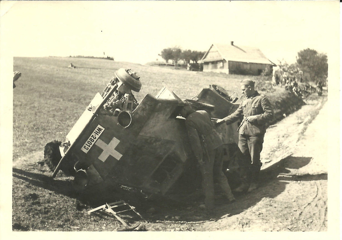 Foto 4 Rad Panzerspähwagen Kennung Abschuss Kamp