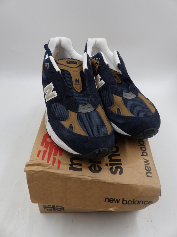 NEW BALANCE NAVY AND BEIGE SNEAKERS M991DNB MADE IN THE UK MENS SIZE 9.5  EURO 43 | MDG Sales, LLC