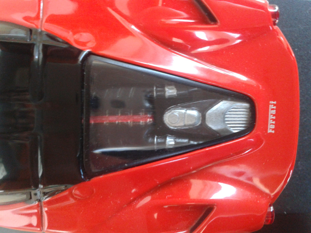 2013 Ferrari LaFerrari (Ixo-nº 2 Ferrari GT Collection). (17)