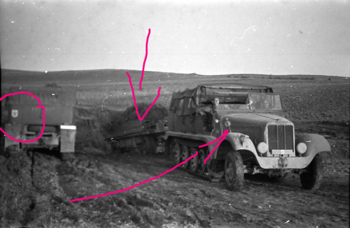 Sd.KFZ Halbkette Wappen   Sd.-Anhänger   Tarn im