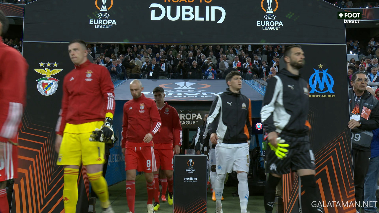 04-18_20-51-35_VIP FR  Canal  Foot 4K UHD.ts_snapshot_04.57.545