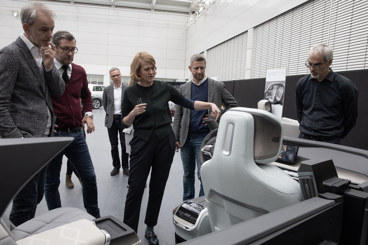 P90458294_highRes_the-new-bmw-7-series