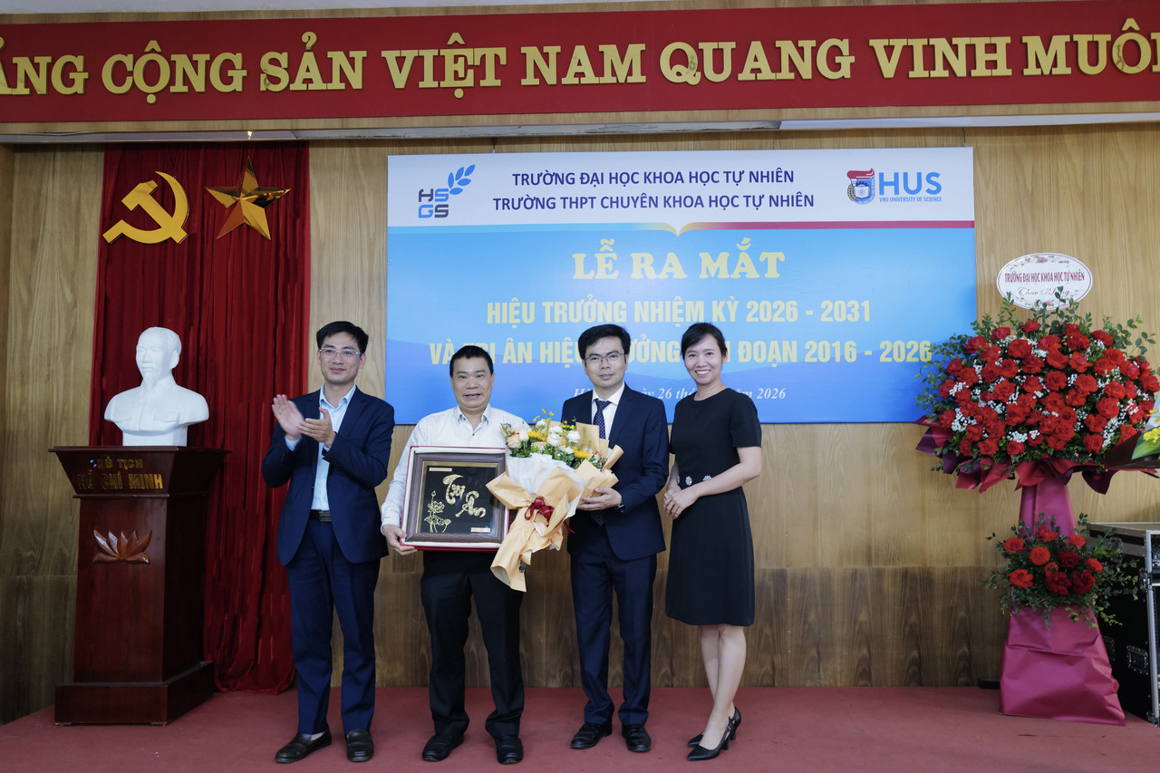 Từ trái qua phải: PGS. TS. Nguyễn Công Toản, TS. NGƯT. Lê Công Lợi, TS. Phạm Văn Quốc, ThS. Nguyễn Vũ Minh Hạnh