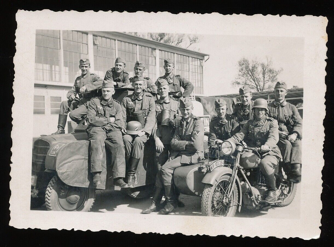 Foto - Soldaten mit Fahrzeug   Motorrad - Groß Born Borne Sulinowo 1938