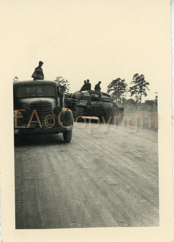 Russland Ukraine Ostvölker Panzer Tank StuG Sturmgeschütz Foto