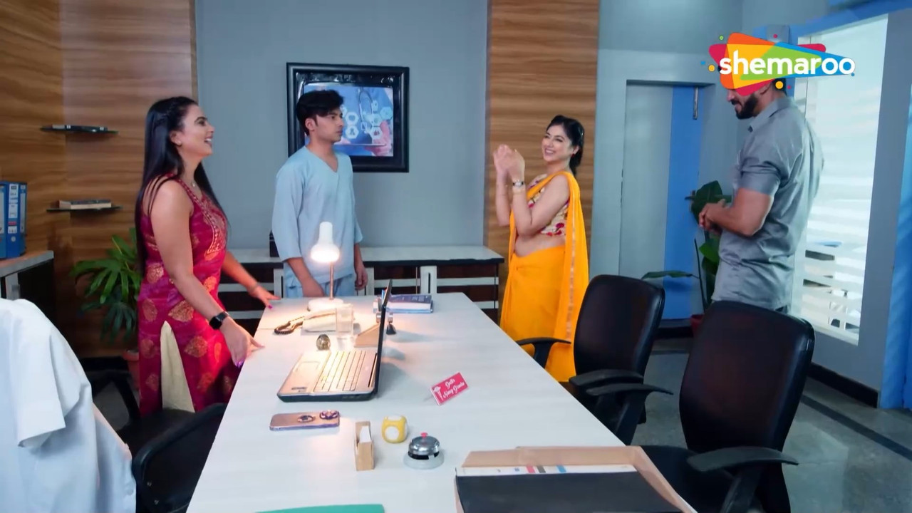 Rima Vohra Sexy Fleshy Big Deep Navel from Crime Show-Scenes Only.mkv_snapshot_02.01.102