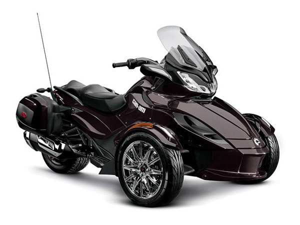 Ну а в январе этого года этот гибридный родстер Can Am Spyder показали уже в США