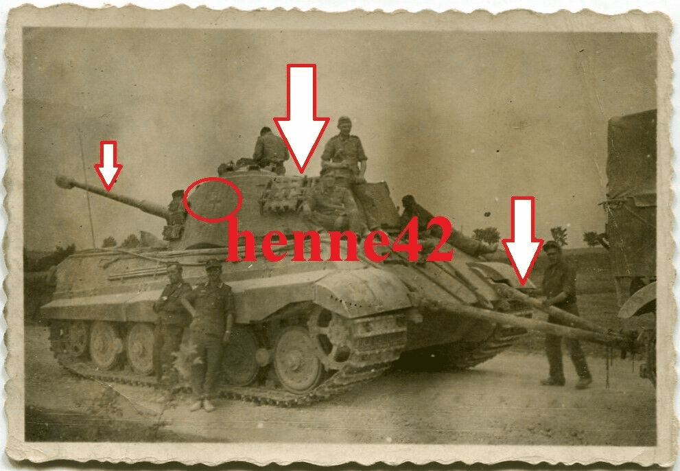 Foto Wehrmacht Dt. Panzer VI Tiger II Königstiger tank an Halbkette FAMO