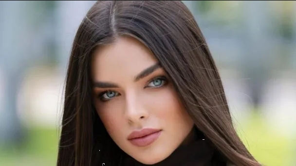 Desde la playa, Nadia Ferrerira roba las miradas en redes sociales