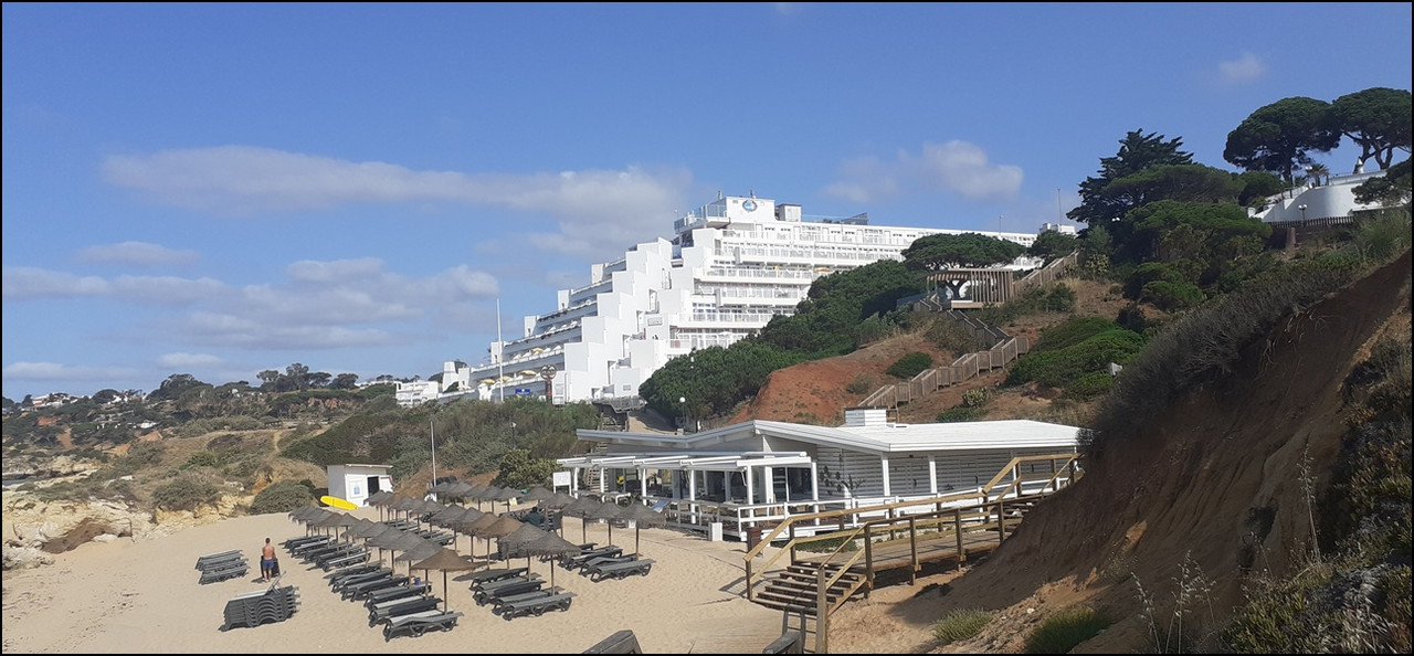 Albufeira-Praia-da-Oura-030625 (4)