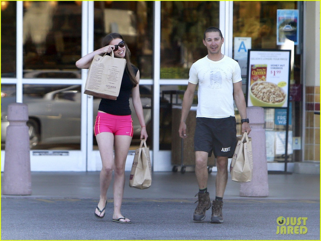 Mia-Goth-Feet-1036658