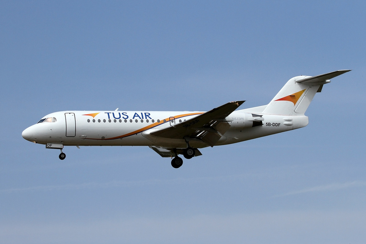 004_Fokker 70_5B-DDF_Tus Airways