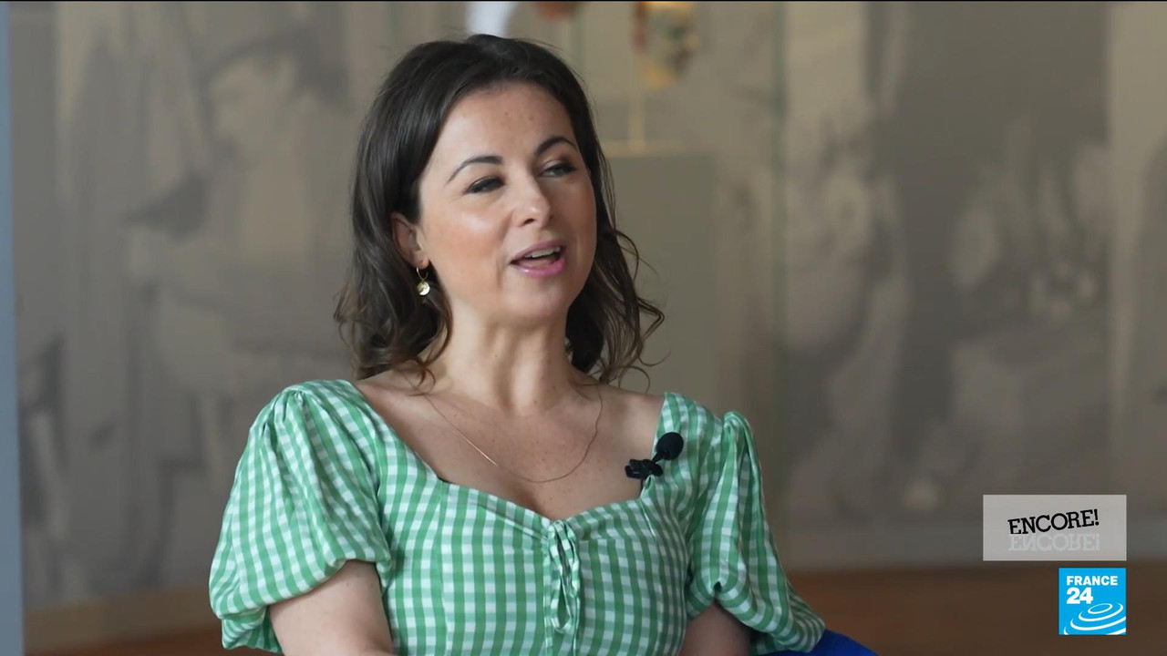 Jeff Koons on juxtaposing the ordinary with the opulent • FRANCE 24 English.mp4_snapshot_03.01_[2021
