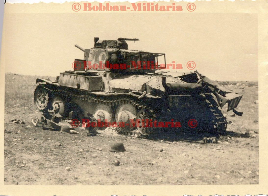 KRIM 1942 Wehrmacht SKODA Panzer Panzerkampfwagen 38(t) mit Treffer combat
