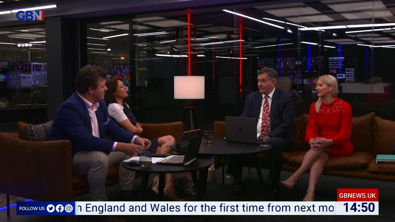 06.21 - 12.00.00 - DePiero & Halligan. What makes Britain tick. The n..._003.ts_snapshot_01.59.137
