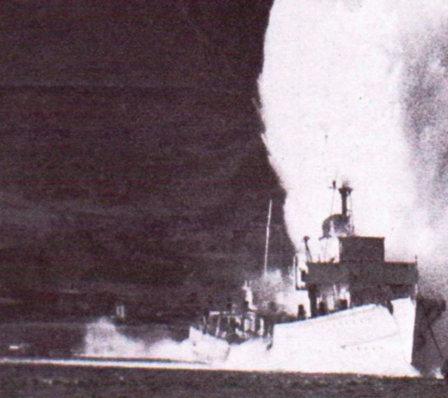 HMS Nonsuch (D.107) испытания на устойчивость спльников гребных валов подводным взрывам, октябрь 194