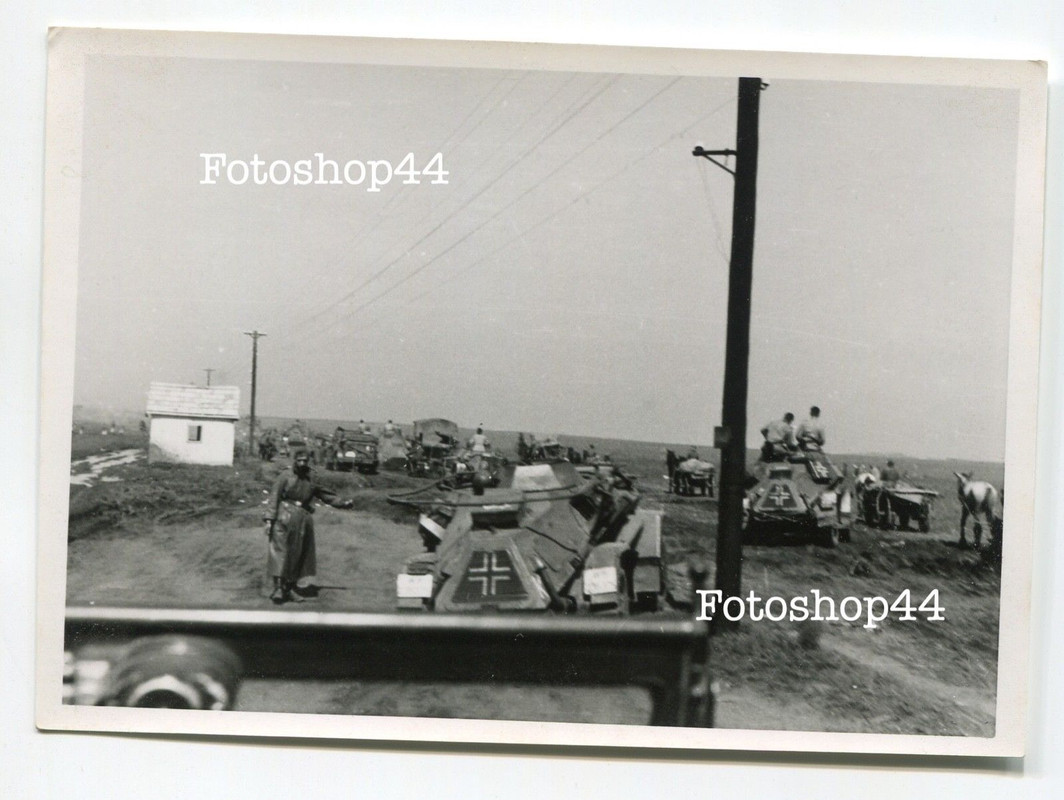 Foto Russland deutsche 4 RAD Panzer SdKfz222 Panzerspähwagen Vor