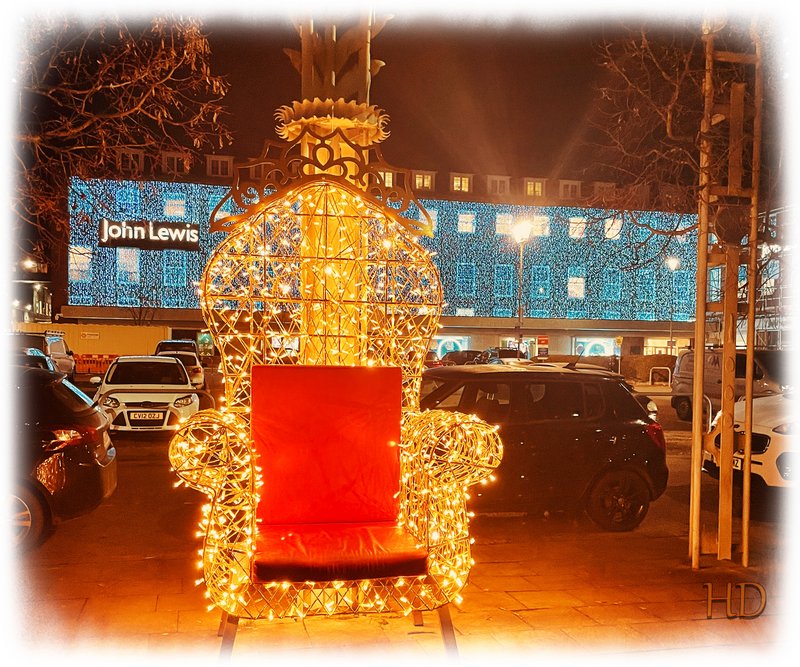 Xmas-Throne-dec-2022-HD.jpg