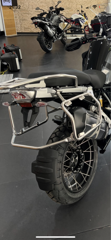 8CB4522A-9D39-4FB7-B56C-505237F5958A