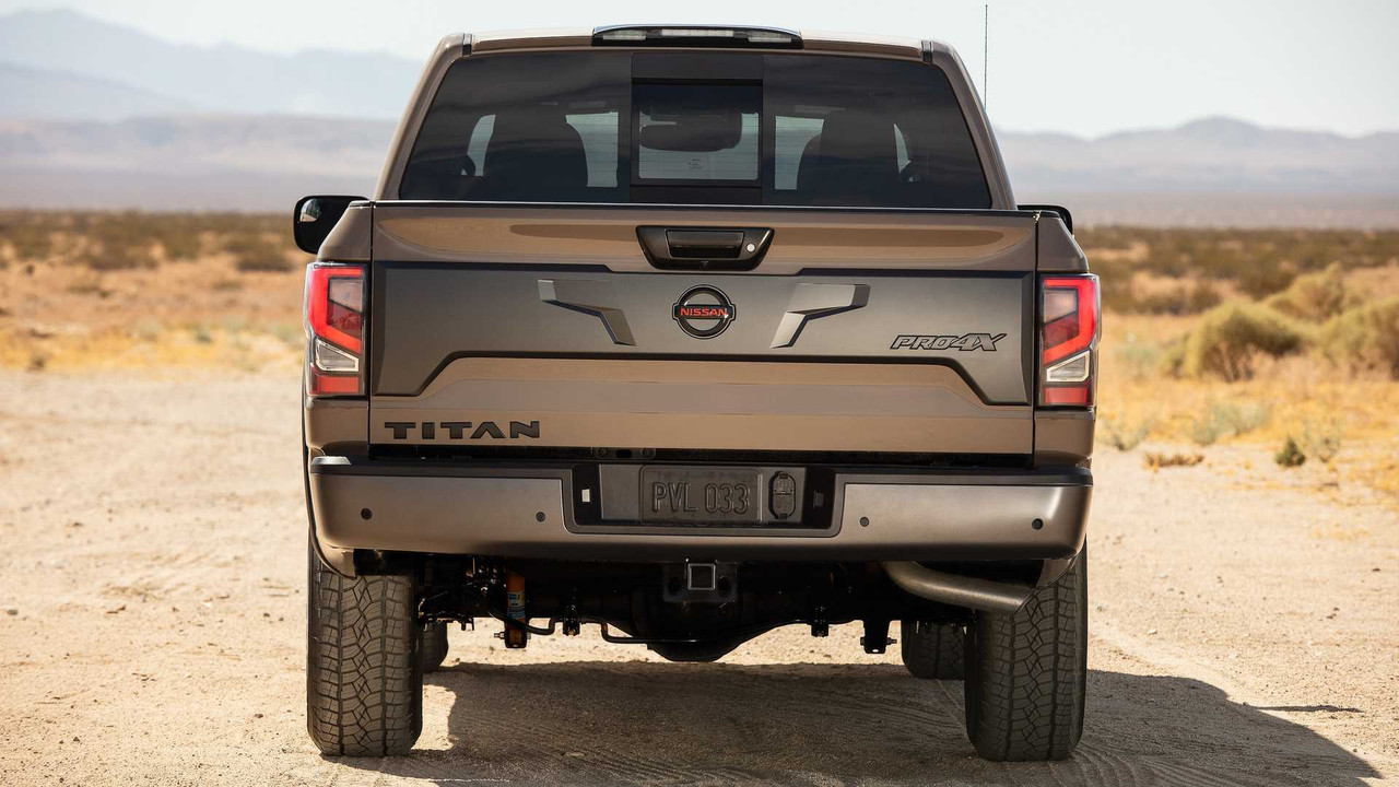 2020 Nissan Titan (13)