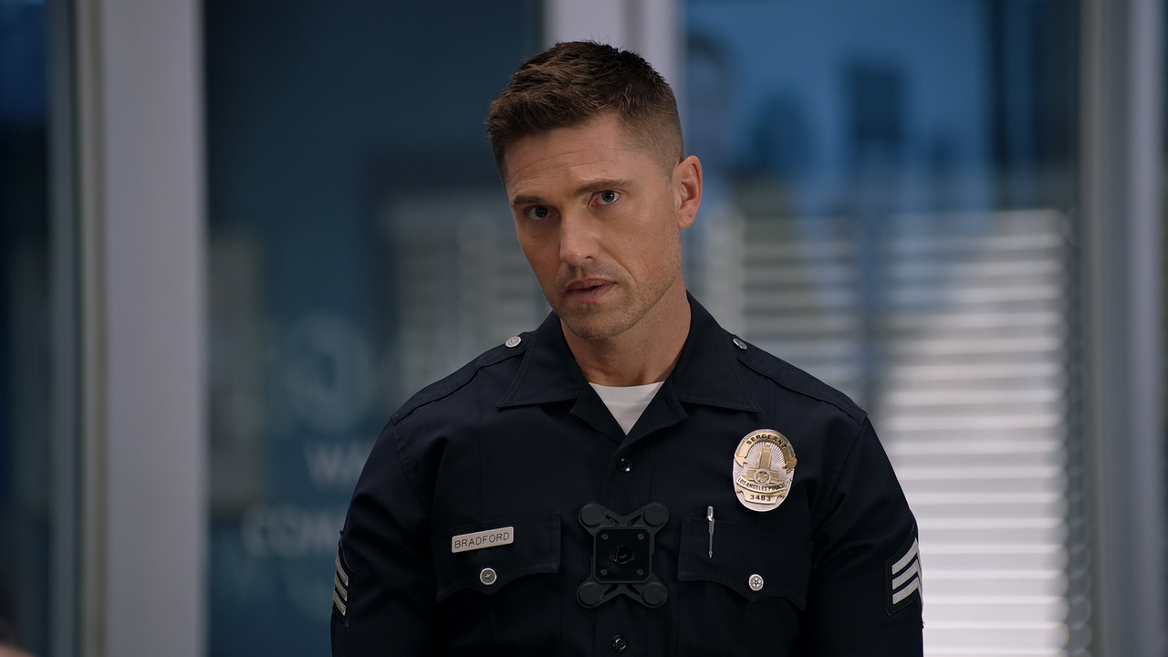 The.Rookie.S05E03.Dye.Hard.1080p.10bit.AMZN.WEB-DL.DDP5.1.HEVC-Vyndros.mkv_snapshot_07.16_[2022.10.1