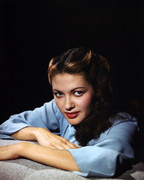 Yvonne-De-Carlo-c44