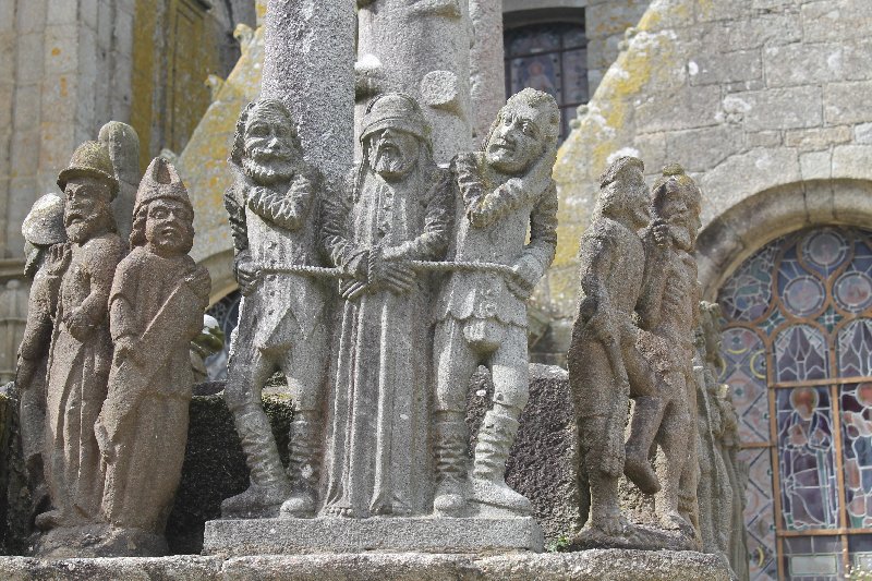 Por Normandía y Bretaña - Blogs de Francia - Día 5: Pleneuf-Costa Granito Rosa-Recintos Parroquiales-Brest (9)