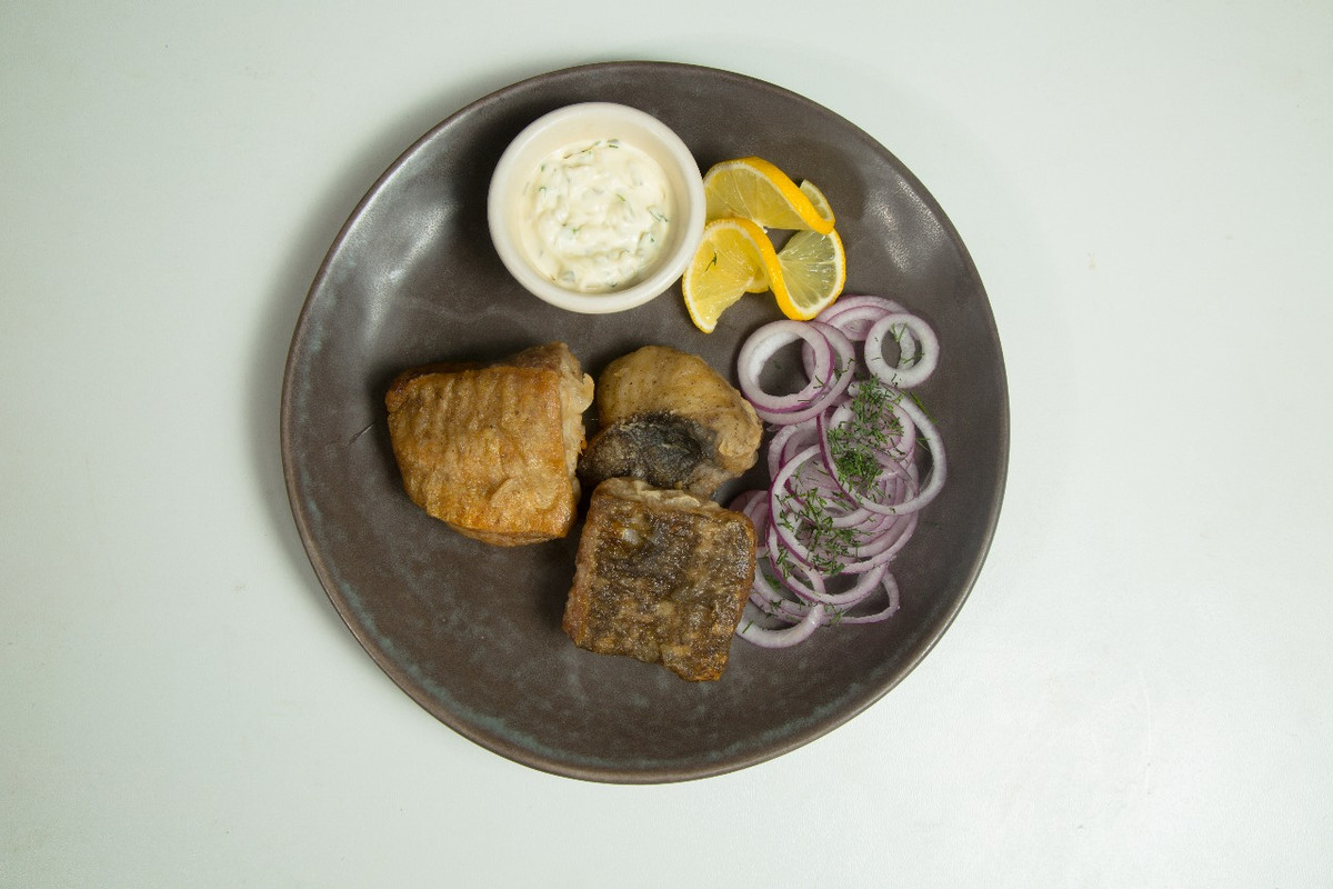 Сом жареный (300г)