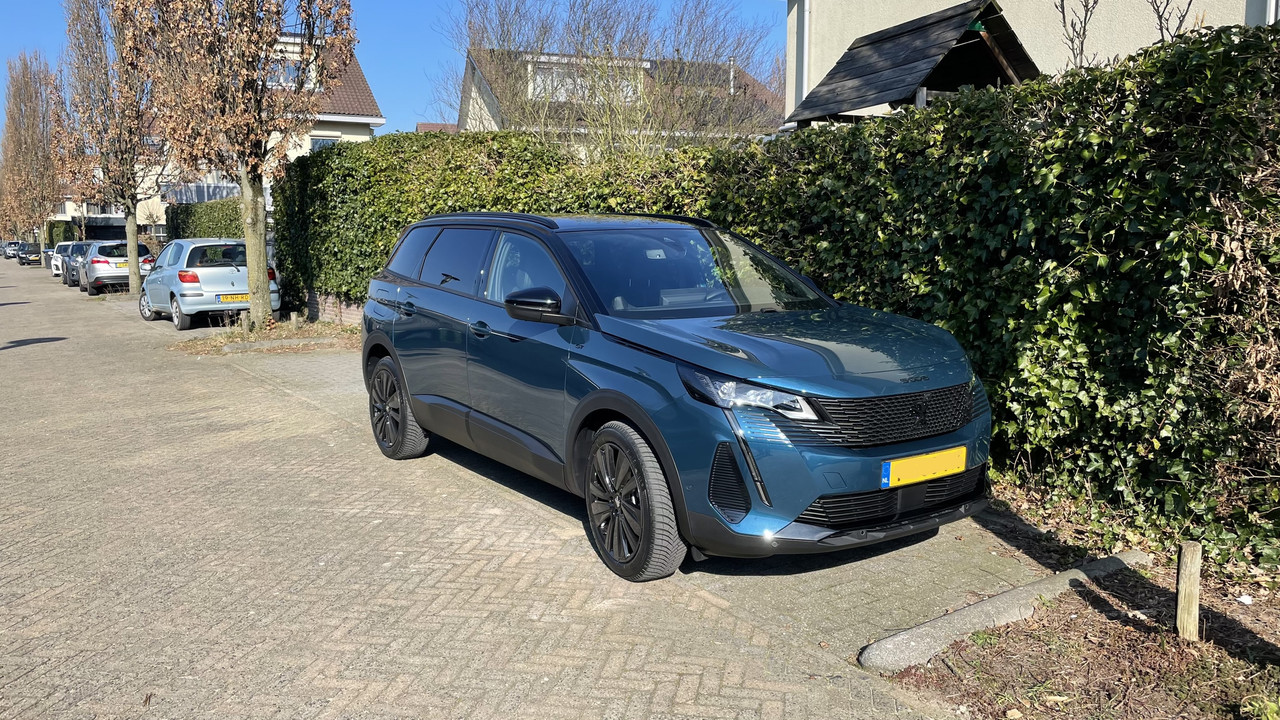 1E875B61-A0FC-464D-9FD3-0101ADFBE532