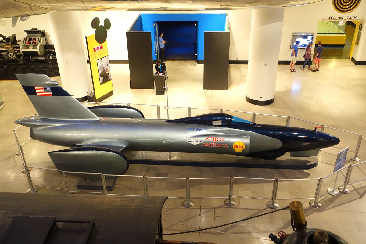 Spirit_of_America,_automobile,_c._1963_-_Museum_of_Science_and_Industry_(Chicago)_-_DSC06309