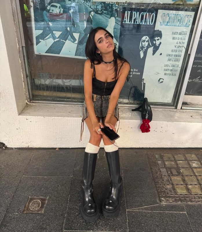 [Εικόνα: dress-ups-elisha-v0-p9et2w5mdypc1.jpg]