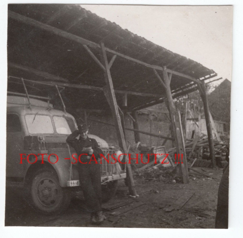 Waffen XX Elite mit Kübelwagen Steyr 1500 A als 