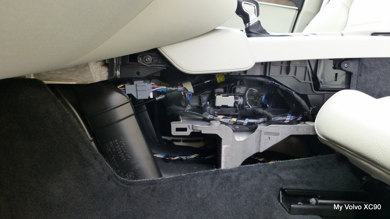 Lost credit card through centre arm console Volvo Owners Club Forum