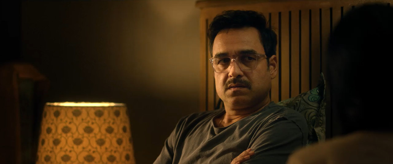 Metro... In Dino 2025 WebRip [Hindi] 480p 720p ESub Screenshot