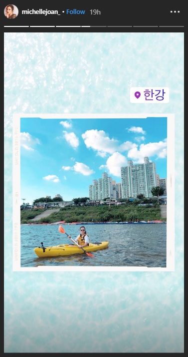 Michelle Joan naik kano di Sungai Han, Korea Selatan