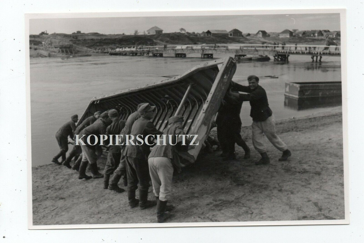 Russland 44 Orscha Dnjepr Notbrücke Schiff Boot Ponton Schlauchboot Soldat