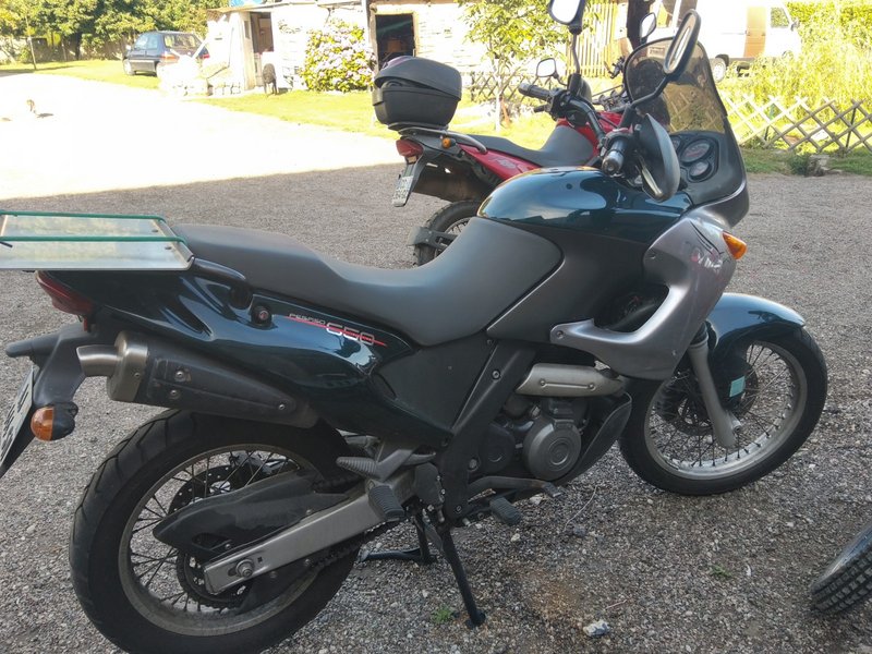 Aprilia Pegaso 650 ie - Guzzi passion